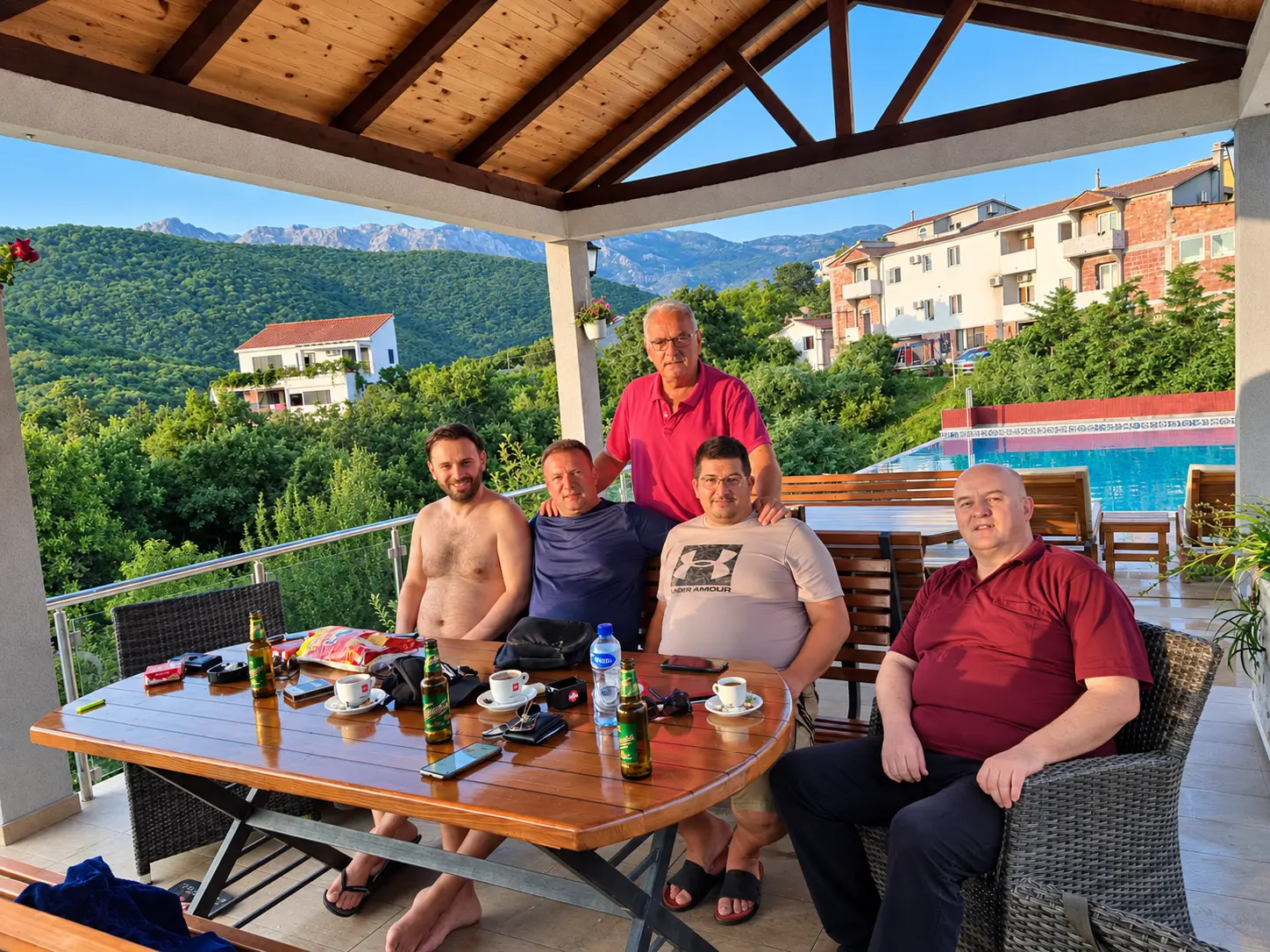 Budva - Ratko (stoji), sede Ivan, Sasa, Radislav i Momo
